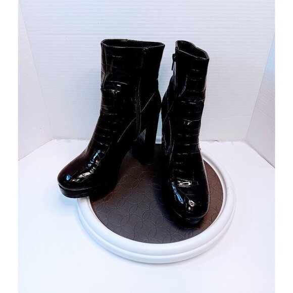 Black Crocodile Embossed Faux Leather Platform Ankle Boots With Side Zipper Clos - Picture 2 of 8